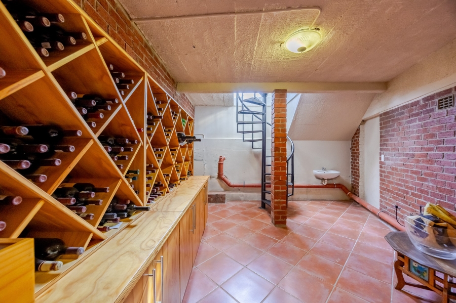 6 Bedroom Property for Sale in Vergesig Western Cape